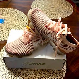 Womens Vapor max excellent condition